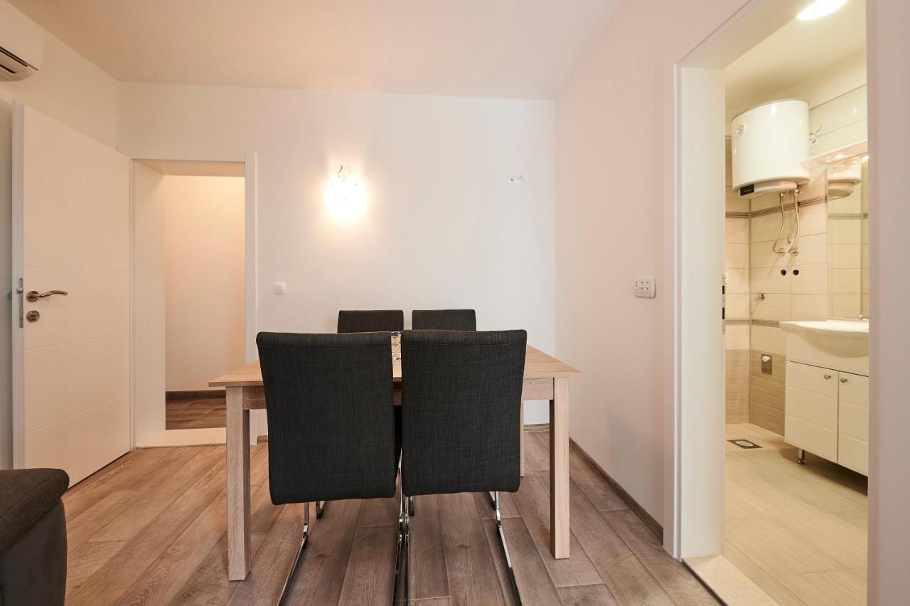 Ferienwohnung Cutan Trogir Exterior foto