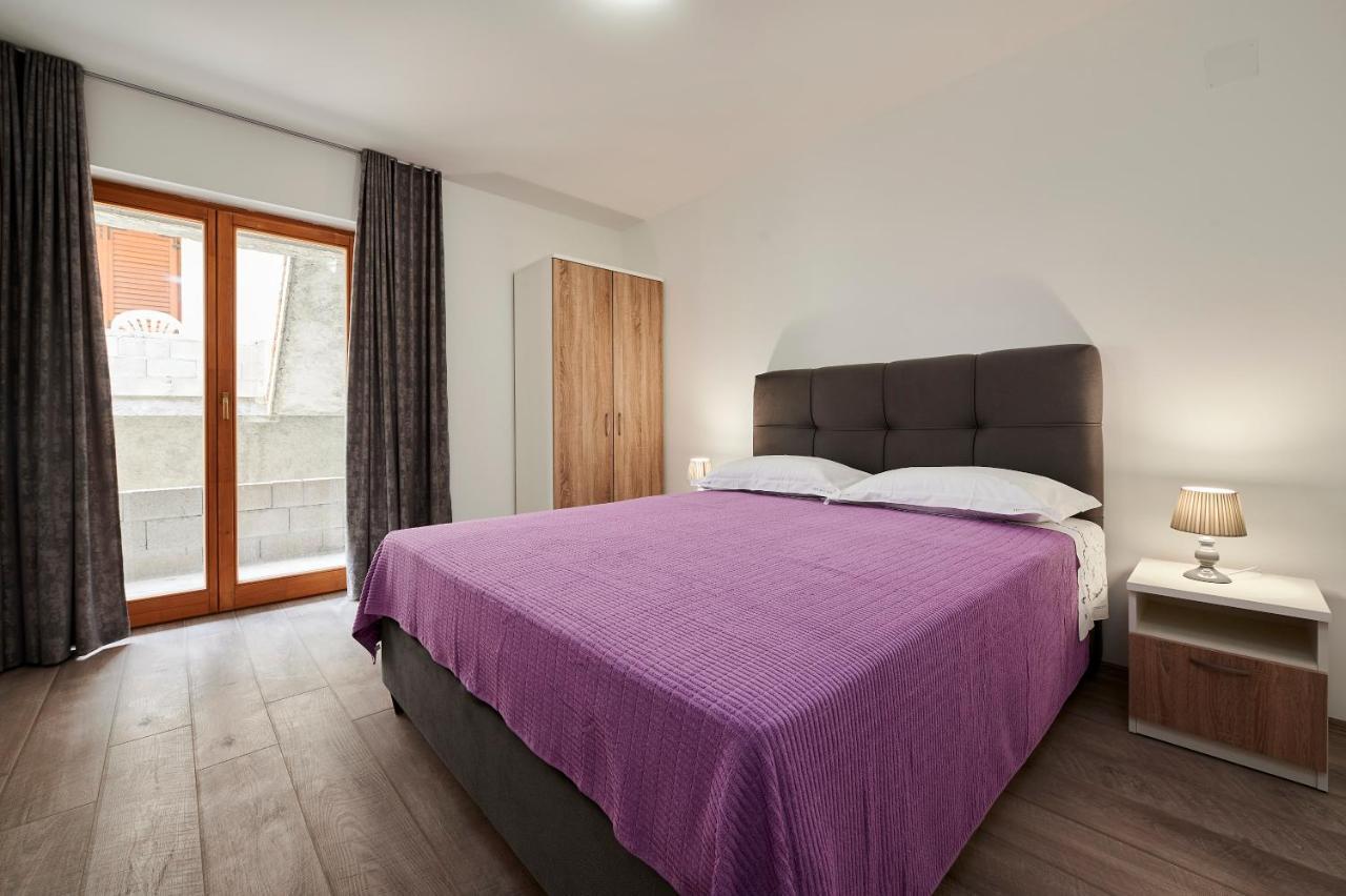 Ferienwohnung Cutan Trogir Exterior foto