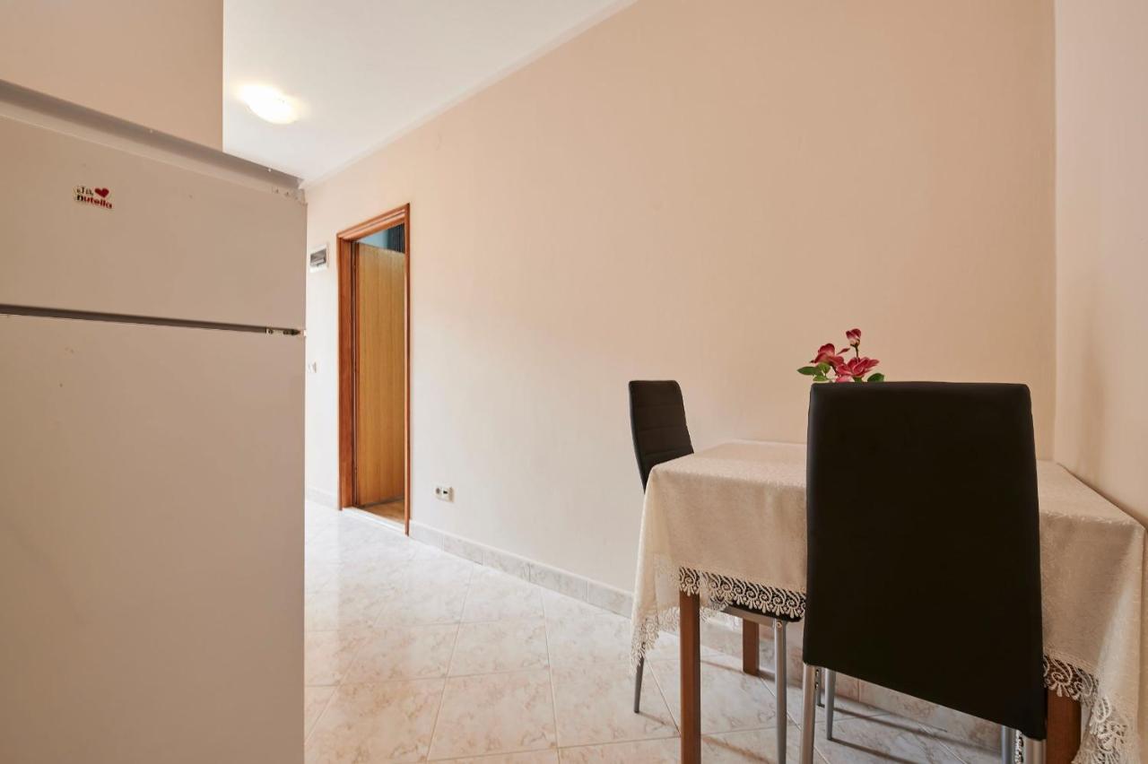 Ferienwohnung Cutan Trogir Exterior foto