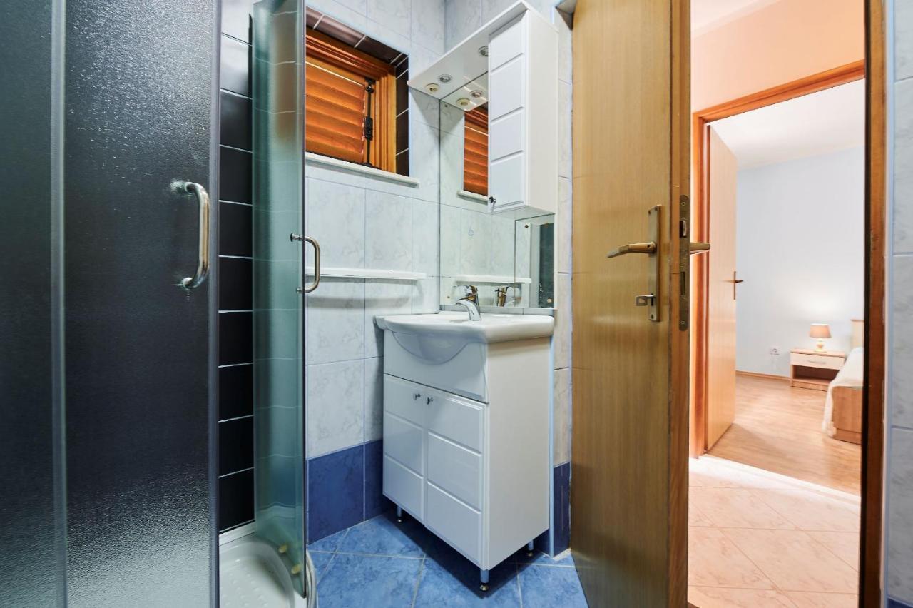 Ferienwohnung Cutan Trogir Exterior foto