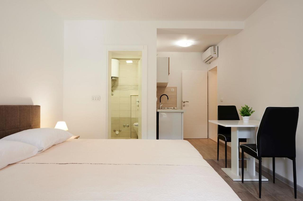 Ferienwohnung Cutan Trogir Exterior foto